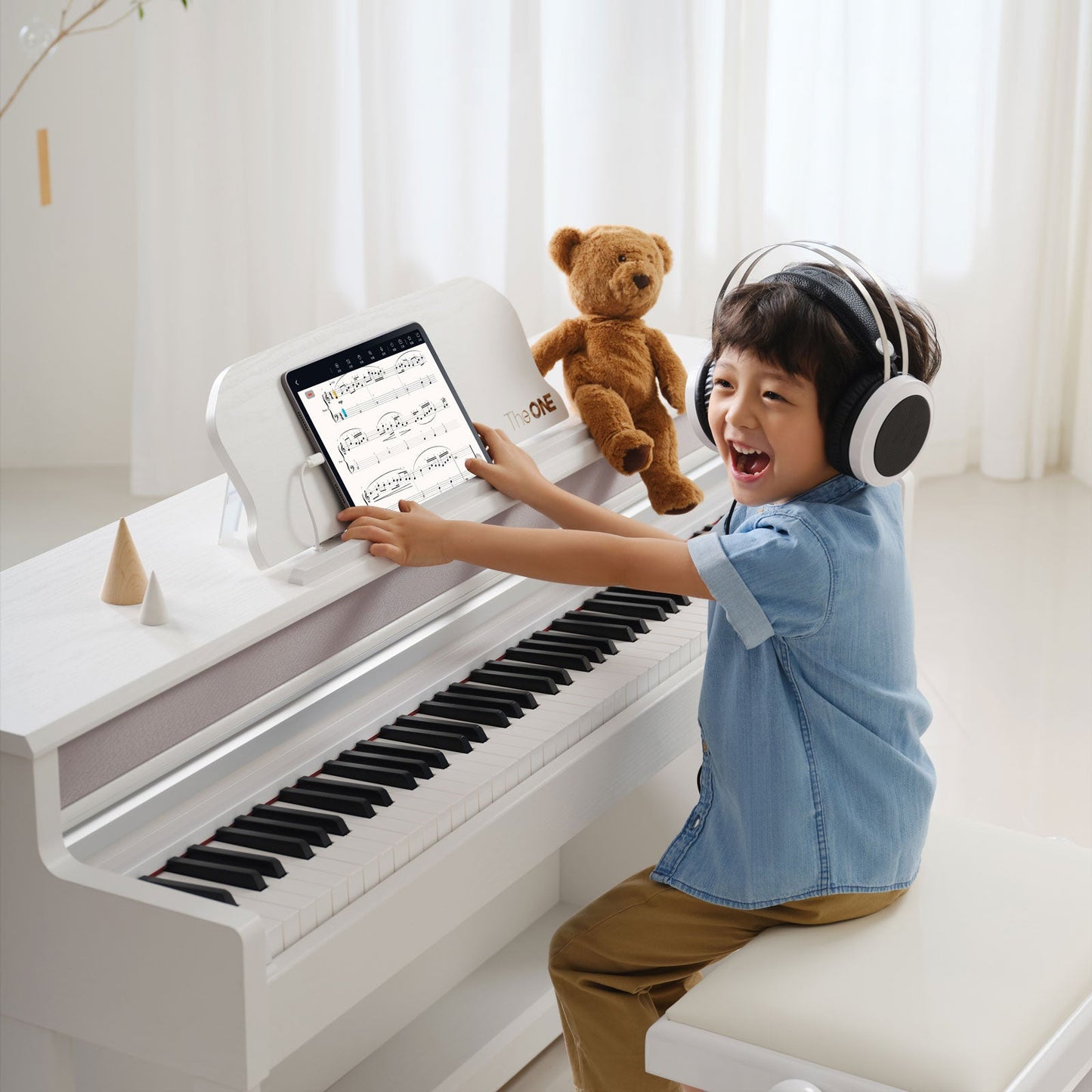 The ONE Upright Piano – 88 Keys White